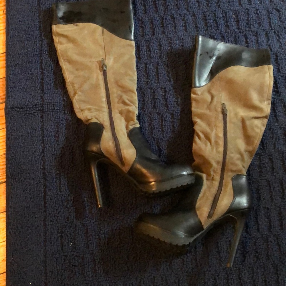 Boots - Picture 4 of 4